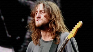 John Frusciante racconta la traumatica esperienza con un insegnante di chitarra