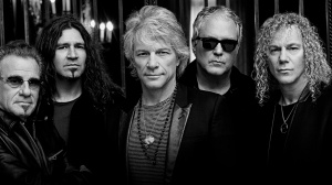 Justin Hawkins dei Darkness su Bon Jovi: "Se deve cantare così meglio che si fermi"