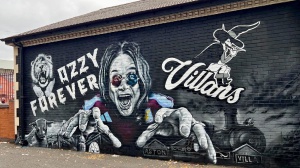 L'Aston Villa omaggia Ozzy alla prima gara in Premiere League