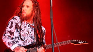 La strana postura di Head: come i Korn hanno cambiato per sempre il suono del rock