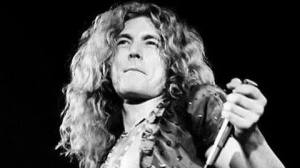 Led Zeppelin, Robert Plant spiega il perché della sua classica posa sul palco