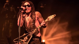 Lenny Kravitz: groove, anima e chitarra