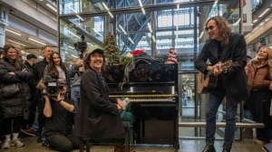 Live a sorpresa alla stazione di St.Pancras per i Darkness