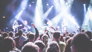 Lo stato di New York inaugura il pass vaccinale per i concerti