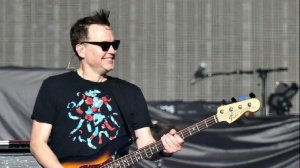 Mark Hoppus condivide il risutato degli ultimi esami: sta bene