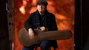 Mark Knopfler a Radiofreccia:"Oggi mi sento più cantautore che chitarrista. E ai giovani dico di inseguire i loro sogni"