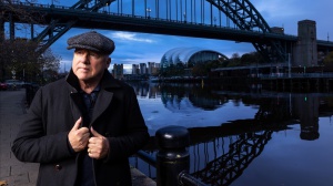 Mark Knopfler, cifre record per le sue chitarre all'asta