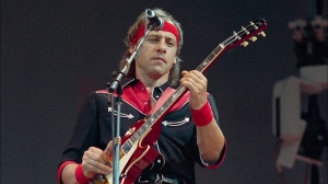Mark Knopfler mette all'asta oltre 100 chitarre