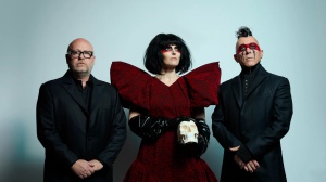 Maynard James Keenan: “L’alienazione è ancora qui” – Il ritorno post-punk dei Puscifer