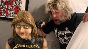 Metallica, Lars Ulrich trasformato in un WC