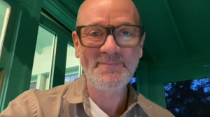 Michael Stipe, spunta un nuovo singolo ispirato ai giorni nostri