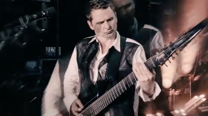 Muse: una chitarra da Metal estremo accende l’ispirazione di Matt Bellamy