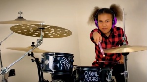 Nandi Bushell finalmente sul palco con i Foo Fighters