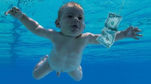 Nirvana, Dave Grohl commenta la causa sulla copertina di Nevermind