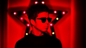 Noel Gallagher canta con i calciatori del Manchester City