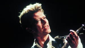Parigi dedica una strada a David Bowie