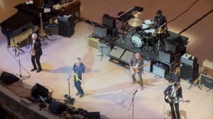 Patti Smith, da Springsteen a Flea tutti omaggiano la poetessa del rock