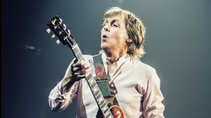 Paul McCartney, la Royal Mail gli dedica una serie di francobolli