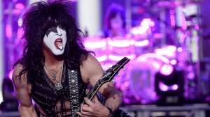 Paul Stanley commenta "Get Back"