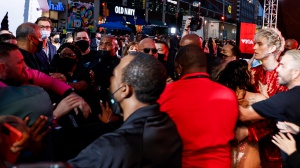 Quasi rissa tra Machine Gun Kelly e il campione UFC McGregor