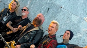 Ramones, i Cretin Family debuttano con Billie Joe Armstrong, Travis Barker e Billy Idol