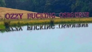 Robert Trujillo parla del funerale di Ozzy: "Tutti raccontavano storie su di lui. E' stato magico"