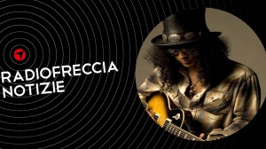 Slash, Matt Sorum e Lzzy Hale suonano i Beatles