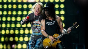 Slash spiega le tensioni con Axl Rose