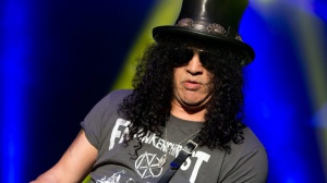 Slash:"Van Halen? Fenomeno con qualsiasi strumento"