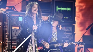 Steven Tyler e Joe Perry nuovamente insieme sul palco