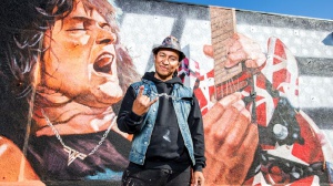 Svelato il murale per Eddie Van Halen al Guitar Center di Los Angeles