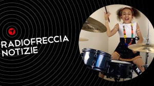 Tom Morello sorprende la giovane Nandi Bushell con un regalo