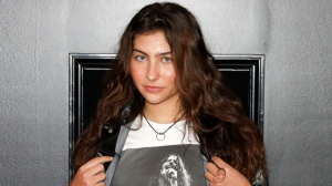 Toni Cornell e il ricordo di papà Chris con una cover di  Hunger Strike