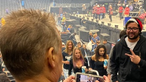 Un fan dei Tool ha chiesto la foto a uno spettatore speciale