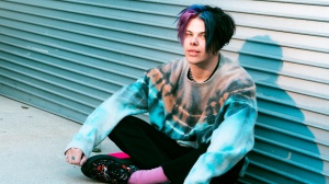 Yungblud a Radiofreccia: "Weird! una canzone per dirmi che andrà tutto bene"