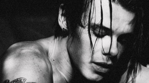 Yungblud 'chiama' gli Oasis per James Bond