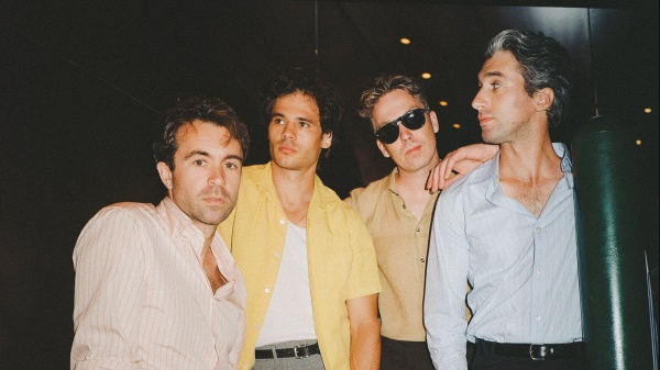 “Non eravamo pronti all’hype”: Justin Young racconta i 15 anni di What Did You Expect From The Vaccines?