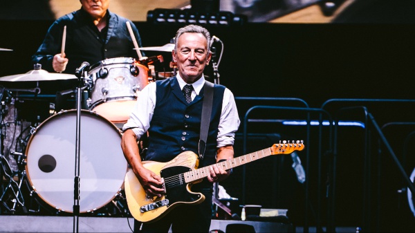 Bruce Springsteen lancia il suo tour “contro Trump”: Minneapolis teatro di protesta e musica