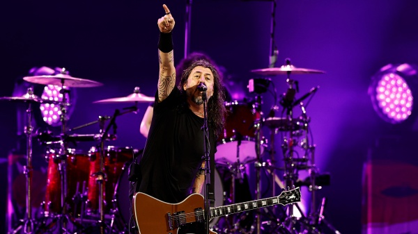 Foo Fighters aprono per gli AC/DC, Dave Grohl propone un tour insieme: 