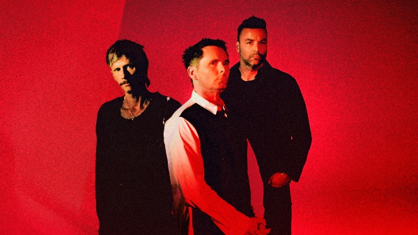 I Muse tornano con “Be With You” e annunciano il nuovo album The WOW! Signal