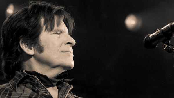 John Fogerty e come inventò il suono del bayou senza aver mai vissuto nel Sud