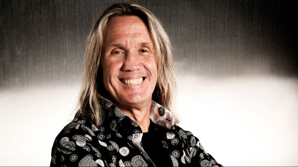 Nicko McBrain racconta la sua storia: arriva la prima autobiografia dello storico batterista degli Iron Maiden