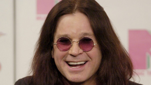 Ozzy Osbourne, Sharon punta sugli ologrammi: “Parlerà ancora ai fan con la sua voce”