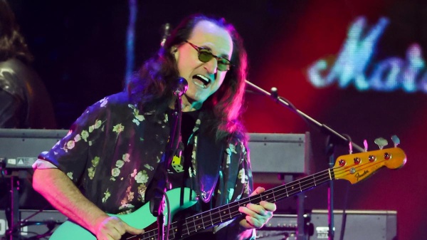 Rush, Geddy Lee e l’incontro con Neil Peart: “Quel piccolo uccello sembrava quello del tour”